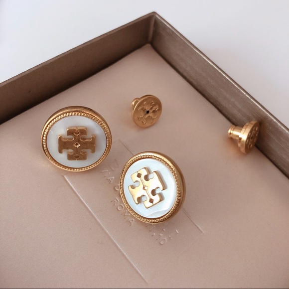 Tory Burch Mother-of-pearl T Logo Stud Earring - Picture 3 of 9